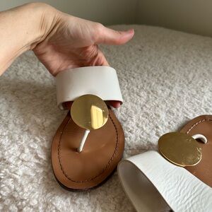 Tory Burch White and Gold Sandals. Size 8.